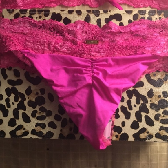 Sexy Beach Bunny bikini - Picture 3 of 4